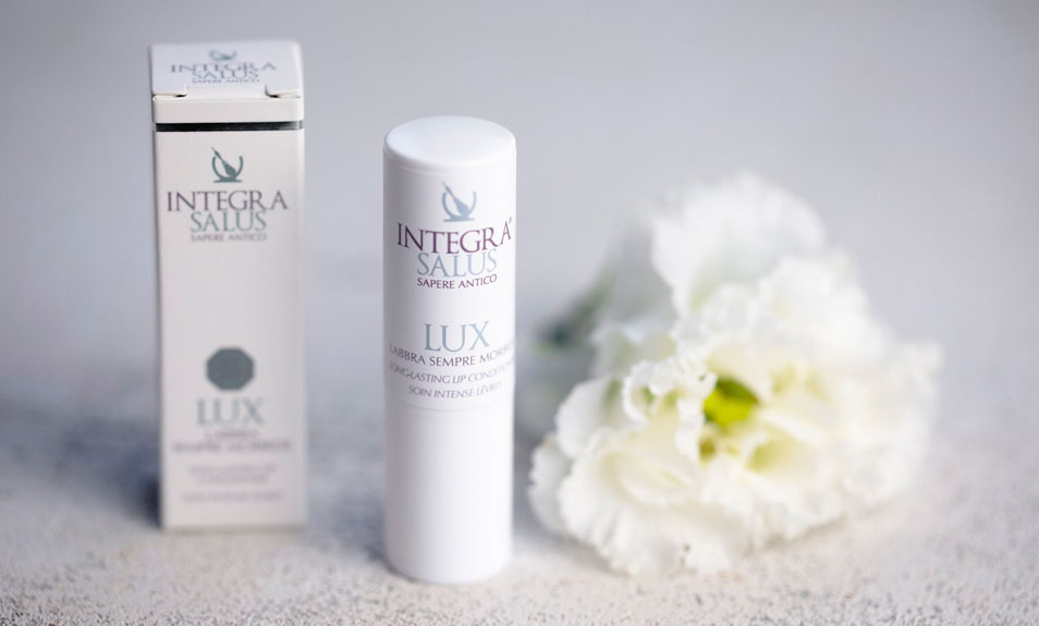 Уходы за лицом с космецевтикой Integra Salus