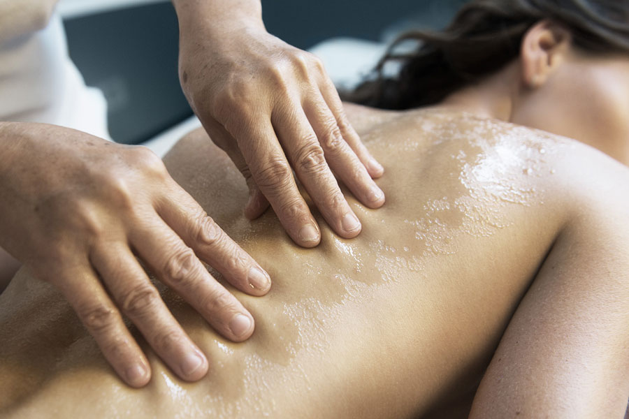 Аюрведический массаж «Абьянга»